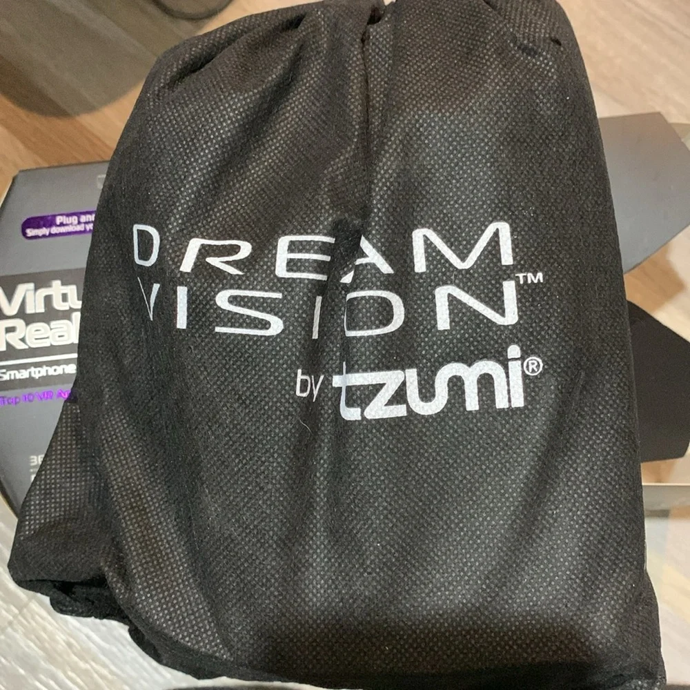 New in box Dream Vision virtual reality